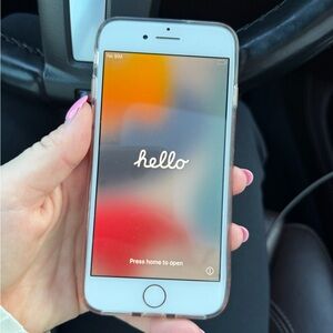 UNLOCKED iphone 7 32gb 8576 with Clear Protective Case